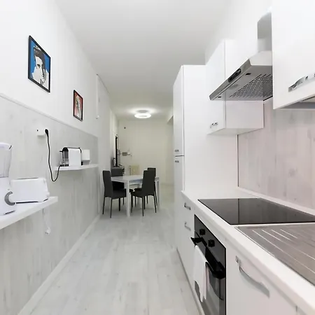 Apartman Cinecitta' House