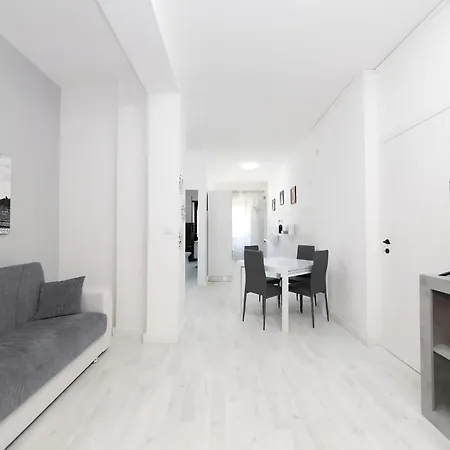 Cinecitta' House Róma