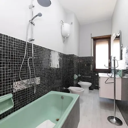 Apartman Cinecitta' House